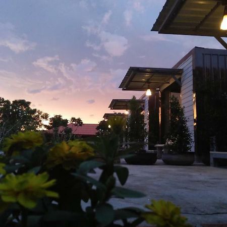 Wattana Home Thong Pha Phum Exterior photo